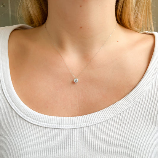 Cadena y Colgante Circonita Redonda 6x6 en Oro Blanco