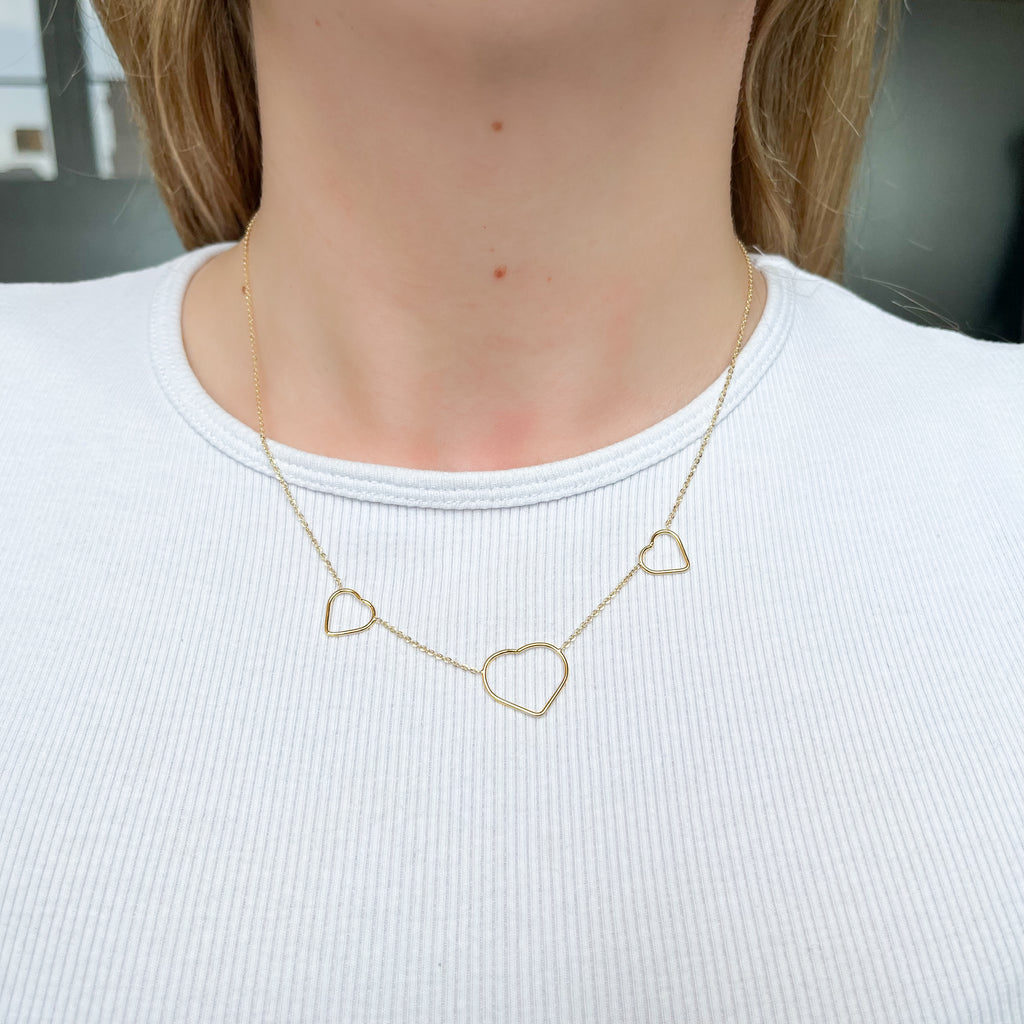 Conjunto Alaida de Pulsera, Gargantilla y Pendientes Corazones en Oro Amarillo 9 Kilates