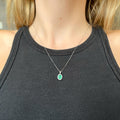 Gargantilla Amelie de Oro Blanco 18K con Esmeralda