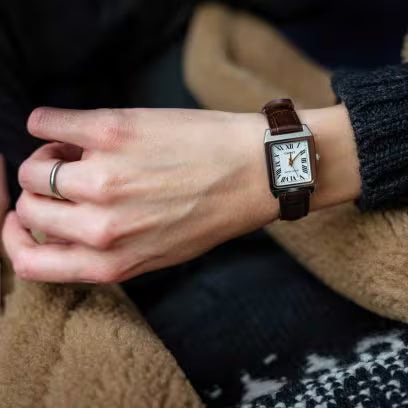 Reloj Casio Timeless Mujer Cuadrangular Analogico Marrón Piel