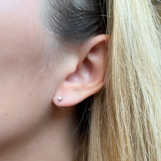 Pendientes 4 Grapas de Diamantes 0.11 Quilates en Platino