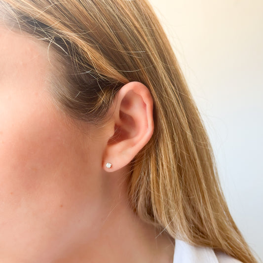 Pendientes 4 Grapas con Diamantes de 0,20 Quilates en Oro Blanco 18 Kilates