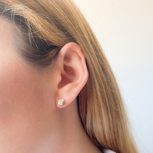 Pendientes Redondos con Diamantes de 0,32 Quilates en Oro Amarillo 18 Kilates
