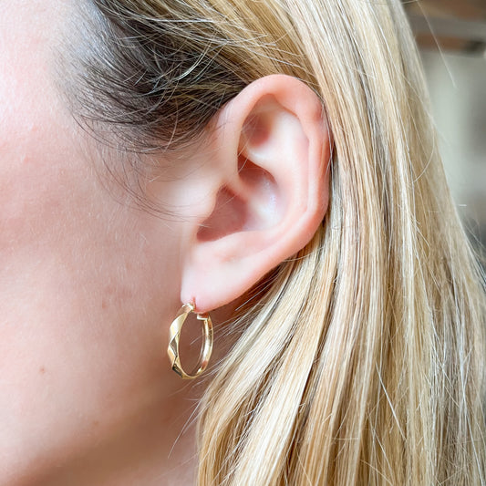 Aros Diamantados 15X3 en Oro Amarillo 18 Kilates