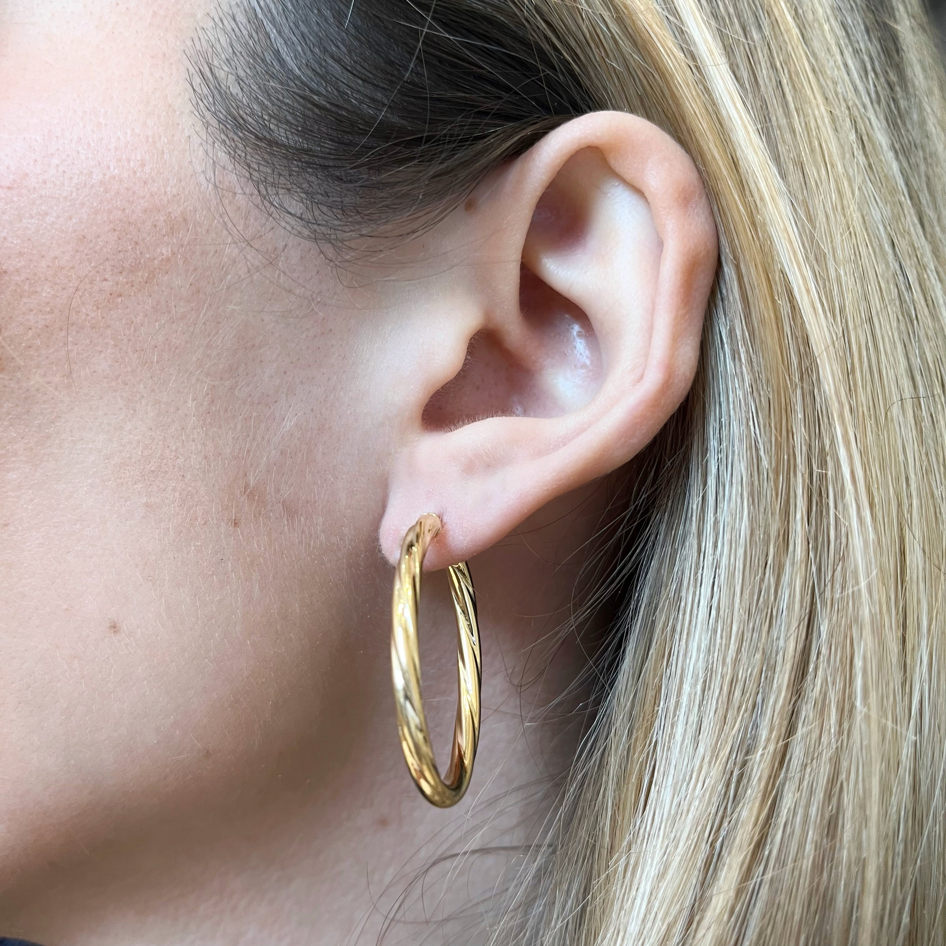 Pendientes Criollas Ovaladas de Oro de 9 Quilates