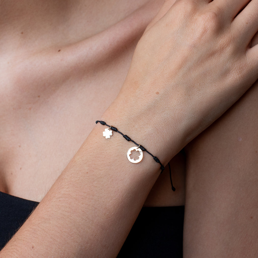 Pulsera de Hilo con Trébol y Brillante de Oro de 9 Quilates