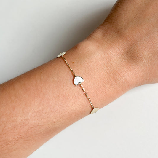 Pulsera Corazones con Nácar en Oro Amarillo 9 Kilates