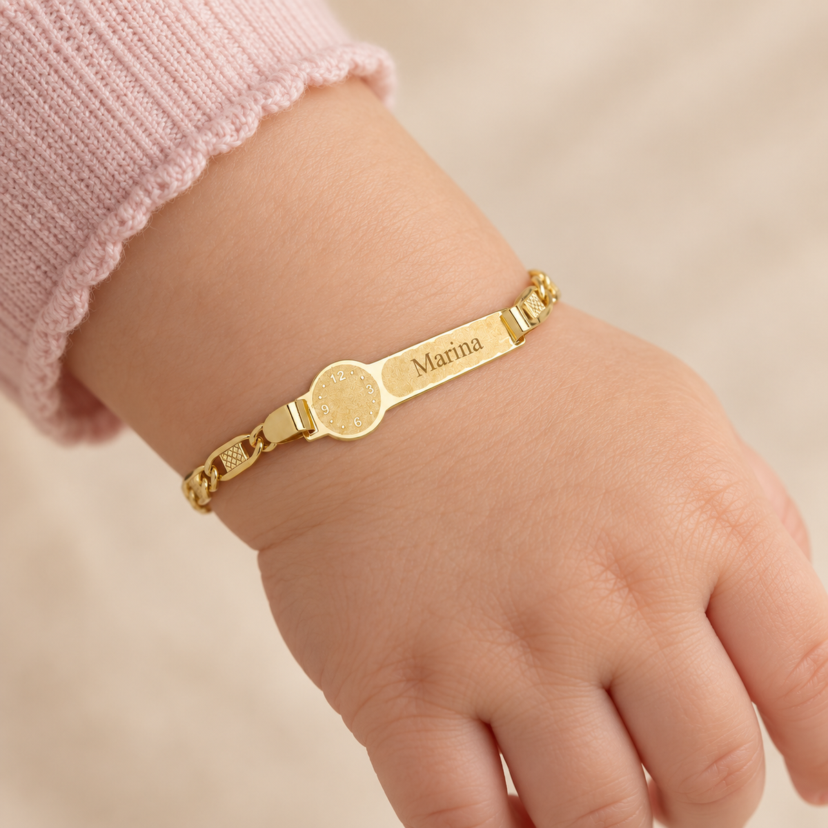Pulsera Nomeolvides con Placa de Oro de 9 Quilates para Bebé