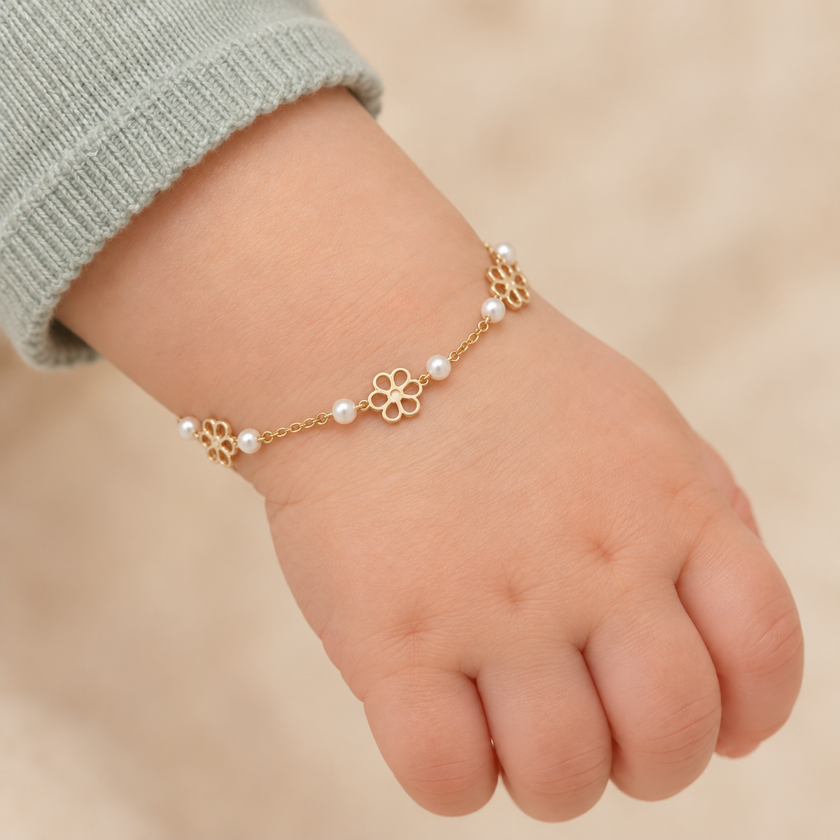 Pulsera Luan de Bebé con Flores y Perlas de Oro 9K