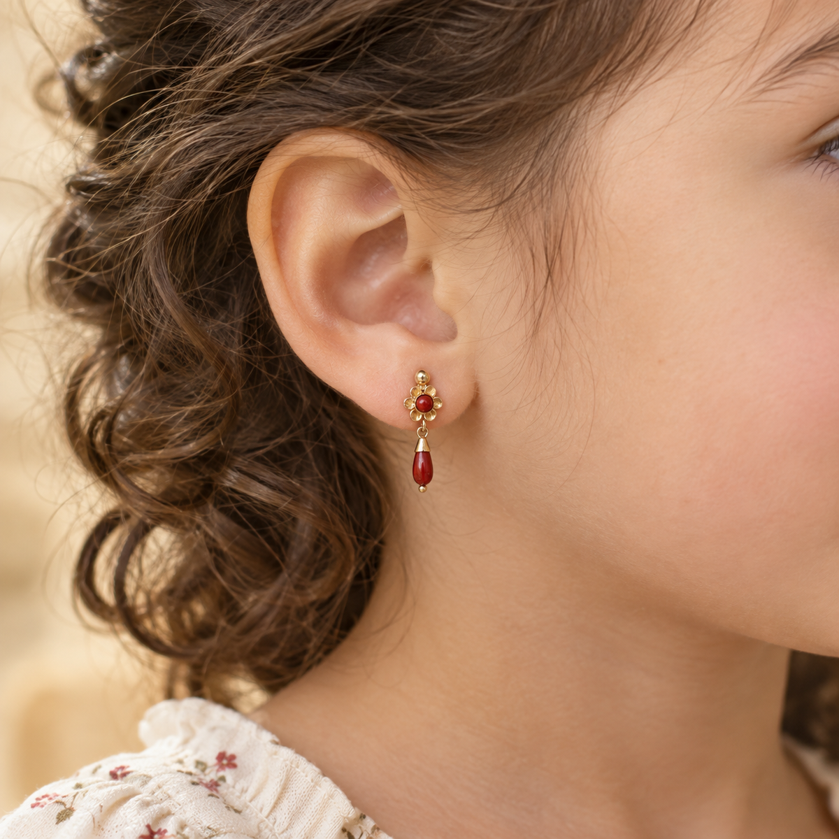 Pendientes Catalanes Jane con Coral de Oro de 9 Quilates