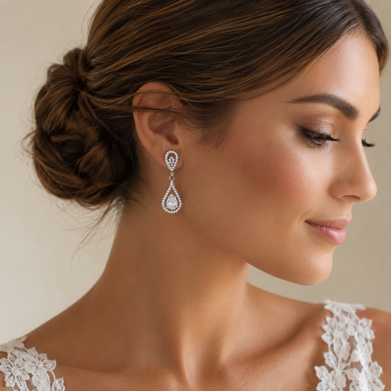 Pendientes Largos Talia de Oro Blanco 18k Circonitas Lágrima