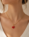 Gargantilla Tesi de Acero con Corazón Rojo