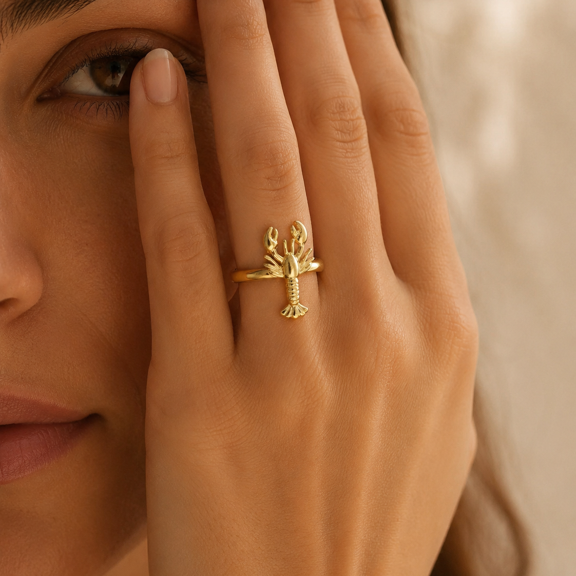 Anillo Langosta Ajustable de Acero Dorado