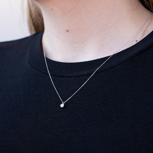 Cadena y Colgante Elvire con Diamante 0,20 Quilates en Oro Blanco