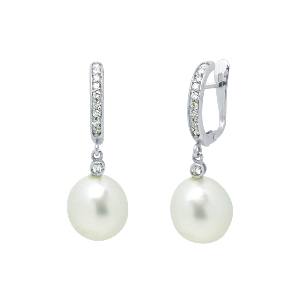 Pendientes Largos con Perlas y Diamantes  0,264 Quilates en Oro Blanco 18 Kilates